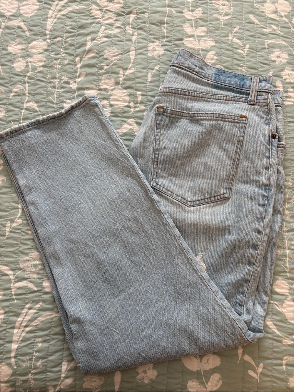 Abercrombie 90’s Straight Ultra High-Rise Light Blue Curve Love Jeans